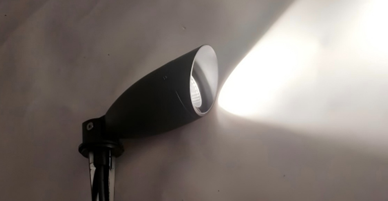 SYA-706 Jardín Spike luces